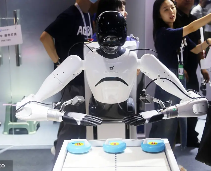 2025年全球人形机器人出货量近1.8万台