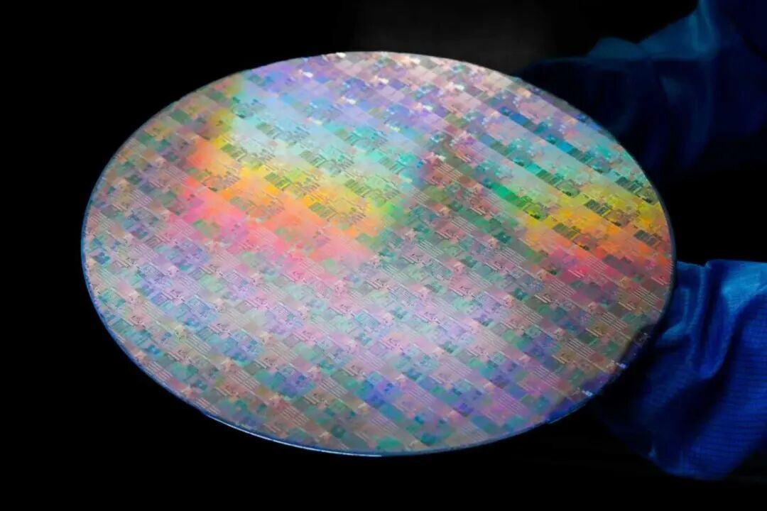 光芯片：AI算力时代的核心技术引擎与发展全景